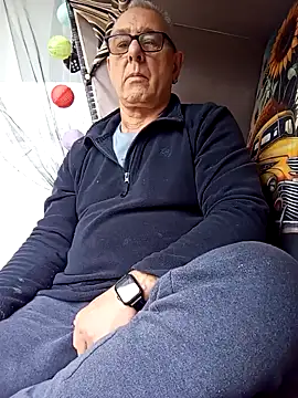 andy-1961 online show from November 2025 12:27:02 PM