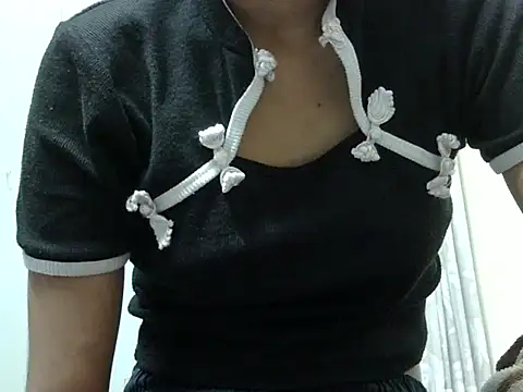 Snapshot of SEXY_PRIYA83 chatting on April 2026 07:30:02 PM SEXY PRIYA83 online show from April 2026 07:30:02 PM