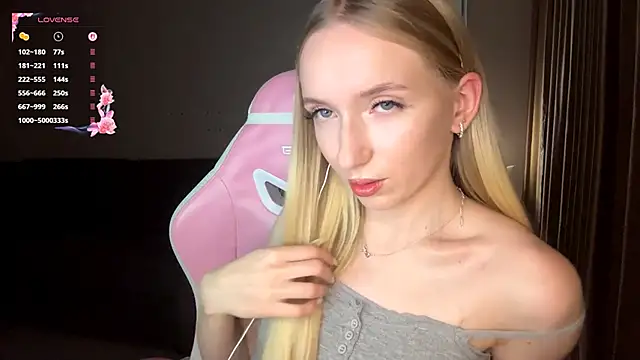 LaceDream online show from December 2025 03:18:02 PM