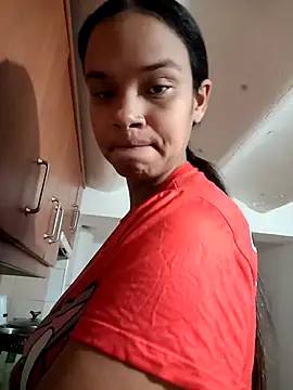 Snapshot of kyliecastell chatting on November 2025 04:51:02 PM kyliecastell online show from November 2025 04:51:02 PM