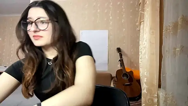 Snapshot of DonnieBooton chatting on November 2025 01:11:01 PM DonnieBooton online show from November 2025 01:11:01 PM