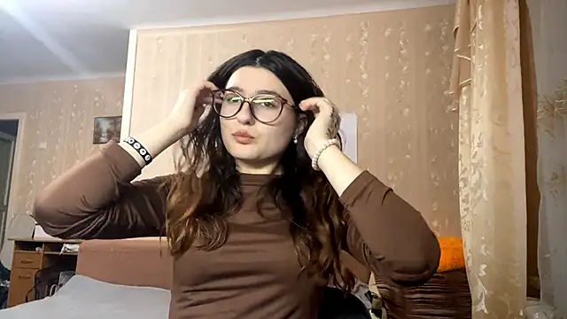 Snapshot of DonnieBooton chatting on November 2025 01:10:01 PM DonnieBooton online show from November 2025 01:10:01 PM