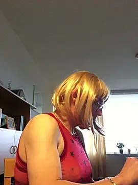 simone xdressing online show from December 2024 02:06:02 PM