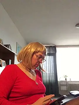 simone xdressing online show from January 2025 02:14:02 PM