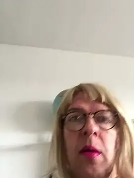 simone xdressing online show from January 2025 10:12:02 AM