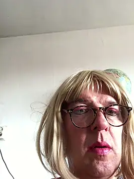 simone xdressing online show from March 2025 02:00:01 PM