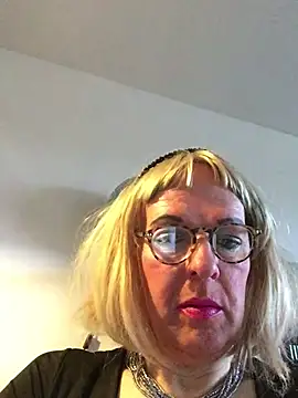 simone xdressing online show from March 2026 05:02:01 PM