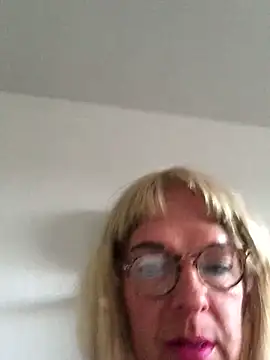 simone xdressing online show from April 2026 06:10:01 PM