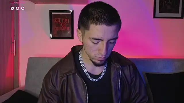 Snapshot of AresMassimoX chatting on January 2026 03:38:01 PM AresMassimoX online show from January 2026 03:38:01 PM