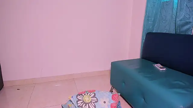 Snapshot of Be_pretty_skinny-HD chatting on November 2025 09:36:02 PM Be pretty skinny-HD online show from November 2025 09:36:02 PM