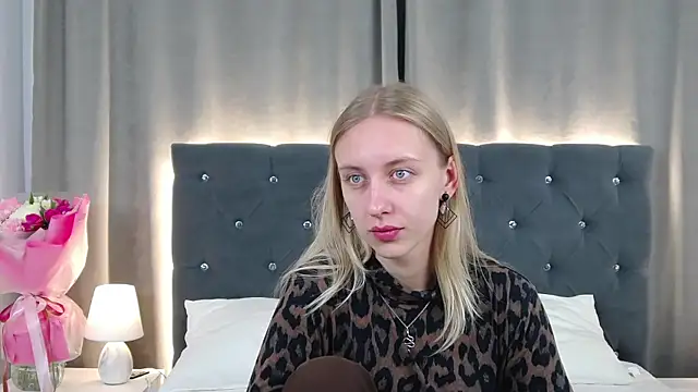 Snapshot of RachaelCute chatting on May 2026 03:58:01 AM RachaelCute online show from May 2026 03:58:01 AM