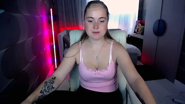 Snapshot of Kate_Moan chatting on July 2026 05:12:01 AM Kate Moan online show from July 2026 05:12:01 AM