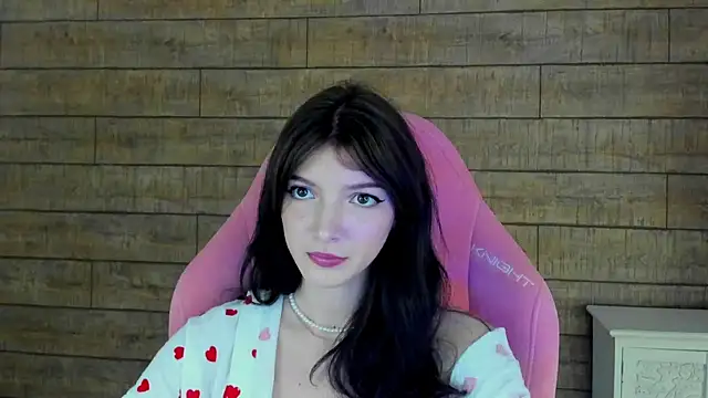 Snapshot of SophiaProve chatting on May 2026 04:34:01 PM SophiaProve online show from May 2026 04:34:01 PM