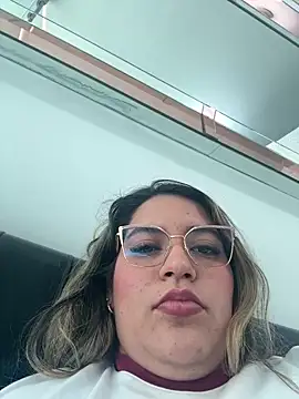 Amira Malia online show from May 2026 04:28:01 PM