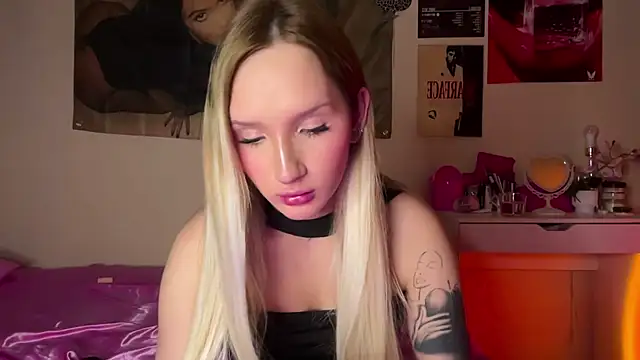 Snapshot of Emily_Di1 chatting on January 2026 08:36:02 PM Emily Di1 online show from January 2026 08:36:02 PM