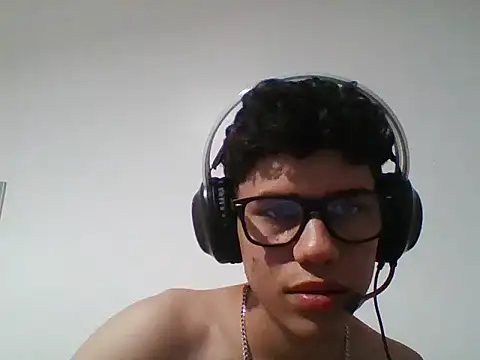 Snapshot of Kleyyysss chatting on July 2026 04:26:02 AM Kleyyysss online show from July 2026 04:26:02 AM