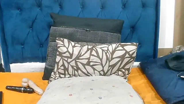 DarkCherryx online show from December 2025 05:31:02 PM