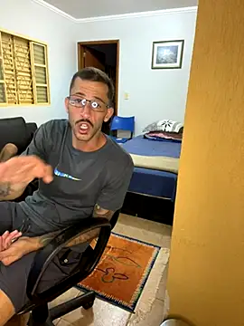 Lucasjandre online show from December 2025 10:15:01 PM