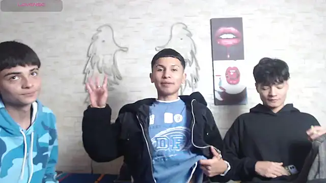 axel milo kairo and noa online show from December 2025 08:36:02 PM