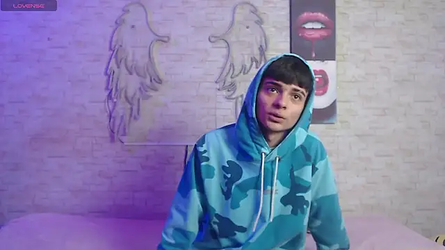 axel milo kairo and noa online show from February 2026 02:11:02 PM