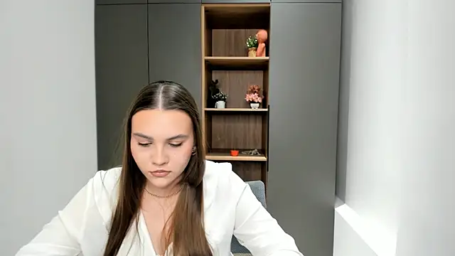 Snapshot of ElwandaMcilvain chatting on November 2025 07:41:02 AM ElwandaMcilvain online show from November 2025 07:41:02 AM