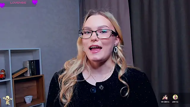 Snapshot of HyoGrodin chatting on November 2025 05:18:02 AM HyoGrodin online show from November 2025 05:18:02 AM