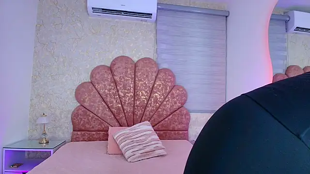 mia fontana  online show from January 2026 11:56:02 AM