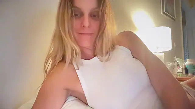 Snapshot of prettylittlekittycat chatting on June 2026 07:19:01 AM prettylittlekittycat online show from June 2026 07:19:01 AM