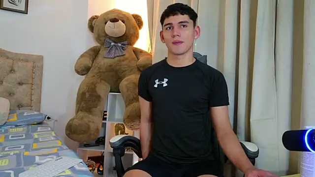 Snapshot of estebanperez_26 chatting on July 2026 01:37:02 PM estebanperez 26 online show from July 2026 01:37:02 PM