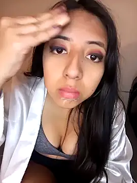 Snapshot of Isabella_175 chatting on November 2025 03:29:02 AM Isabella 175 online show from November 2025 03:29:02 AM