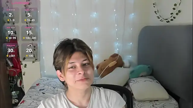 Felix kitty online show from December 2025 06:48:02 PM