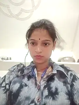 Mohnicute online show from May 2026 11:48:01 AM
