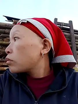 girl-hot2x online show from December 2025 01:28:01 PM