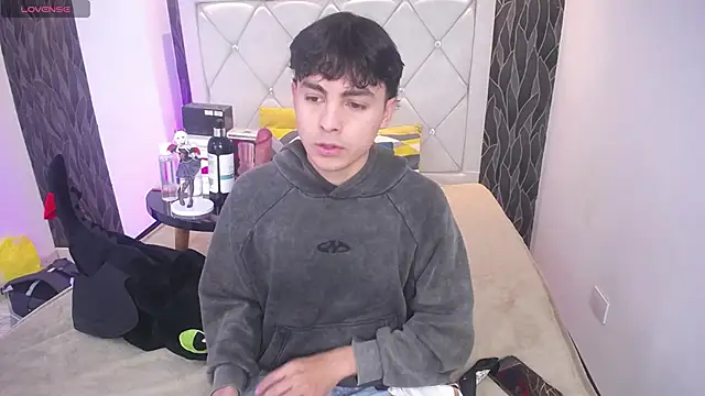 Samu FoXXX online show from November 2025 10:08:02 PM