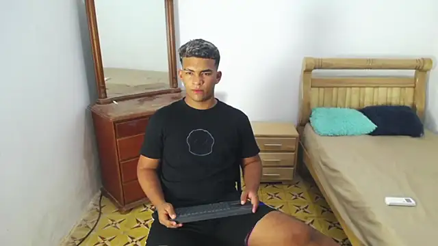 mathews    online show from December 2025 03:01:02 AM