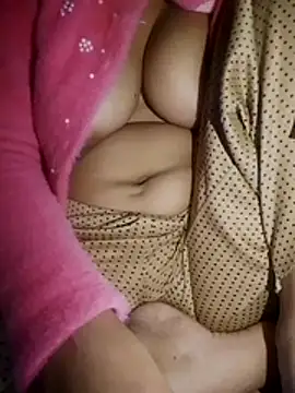 Hotty siatar online show from November 2025 06:04:02 PM