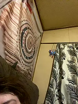 Snapshot of oxLILxMELOxo chatting on November 2025 07:19:01 PM oxLILxMELOxo online show from November 2025 07:19:01 PM