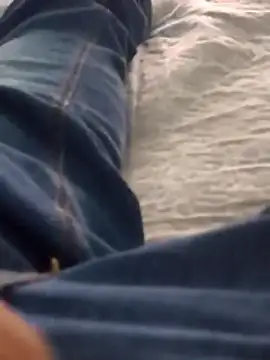 Snapshot of Robesz1982 chatting on January 2026 11:58:02 AM Robesz1982 online show from January 2026 11:58:02 AM