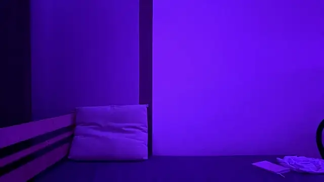 Snapshot of EmilySkyline chatting on November 2025 07:13:02 PM EmilySkyline online show from November 2025 07:13:02 PM