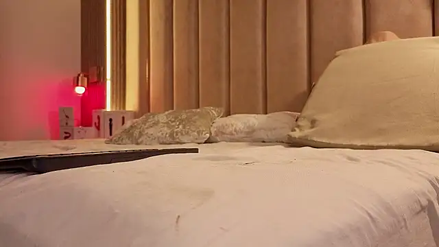 Iamnyxy online show from March 2026 11:36:01 AM