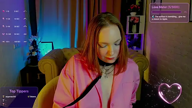 Elizabeth Walson online show from November 2025 09:36:02 PM