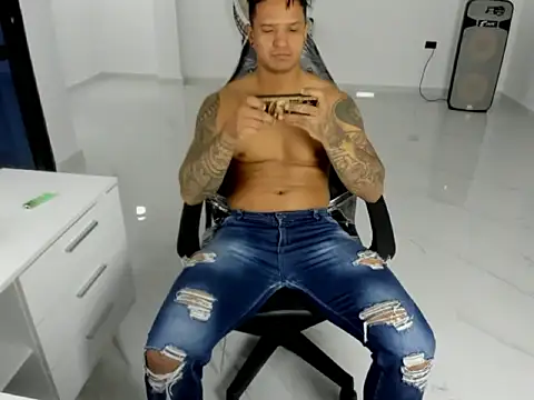 master leather online show from April 2026 03:51:01 AM