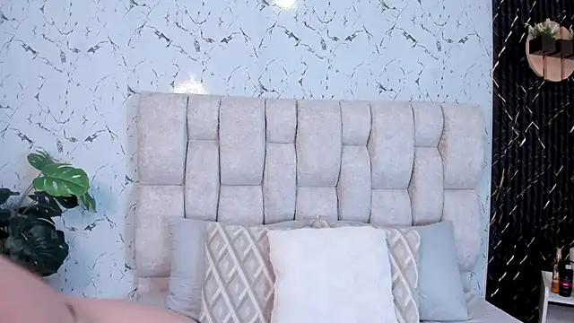 Snapshot of MadisonnLee chatting on November 2025 07:13:02 PM MadisonnLee online show from November 2025 07:13:02 PM