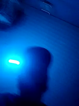 hotguy71000 online show from November 2025 07:56:01 PM