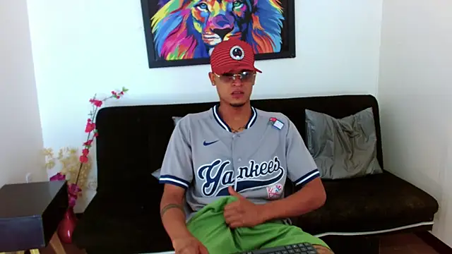 Isaacas  online show from November 2025 11:29:01 AM