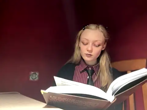 moonlight fiend online show from December 2025 09:22:02 PM