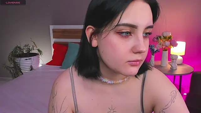 hey tessa online show from February 2026 06:06:02 PM