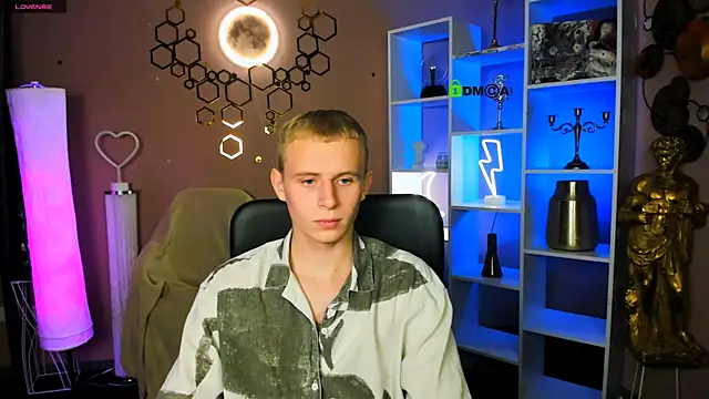 Snapshot of rafael_bien chatting on November 2025 08:08:02 PM rafael bien online show from November 2025 08:08:02 PM