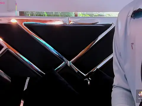 JacobRusso online show from December 2025 06:37:02 PM