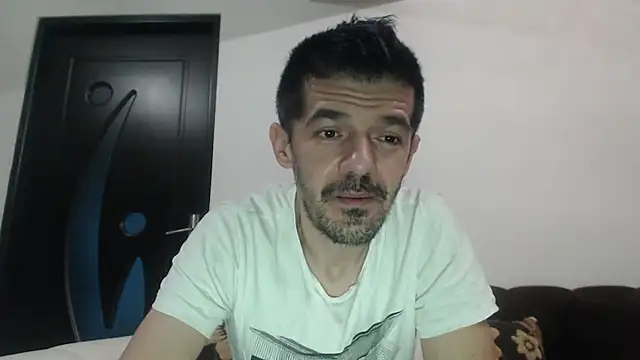 Snapshot of Dale_E chatting on December 2025 05:57:01 AM Dale E online show from December 2025 05:57:01 AM